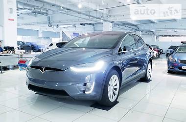 Позашляховик / Кросовер Tesla Model X 2017 в Києві