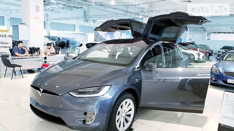 Позашляховик / Кросовер Tesla Model X 2017 в Києві