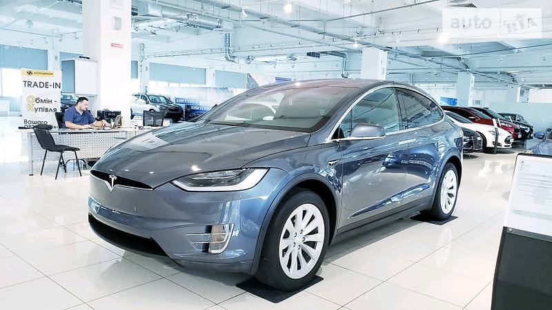 Позашляховик / Кросовер Tesla Model X 2017 в Києві