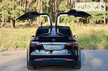 Внедорожник / Кроссовер Tesla Model X 2019 в Киеве