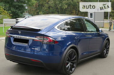 Позашляховик / Кросовер Tesla Model X 2019 в Києві