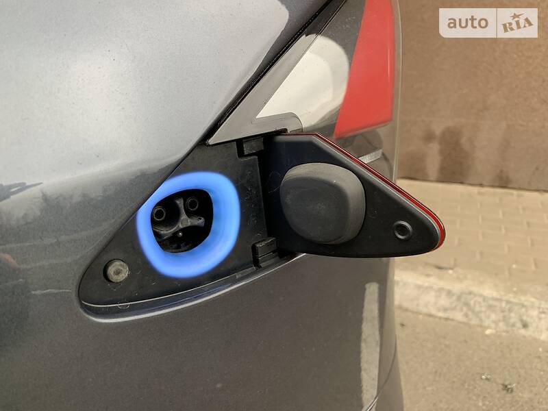 Внедорожник / Кроссовер Tesla Model X 2017 в Киеве фото 24 Внедорожник / Кроссовер Tesla Model X 2017 в Киеве