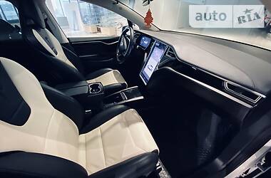 Позашляховик / Кросовер Tesla Model X 2016 в 