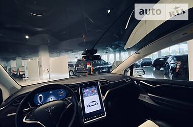 Позашляховик / Кросовер Tesla Model X 2016 в 