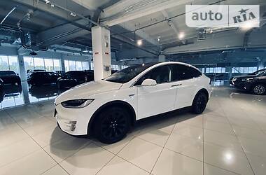 Позашляховик / Кросовер Tesla Model X 2016 в 