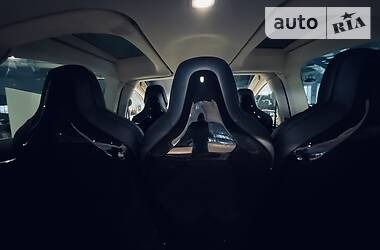 Позашляховик / Кросовер Tesla Model X 2016 в 