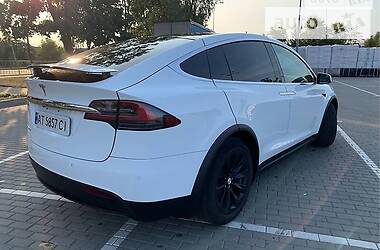 Позашляховик / Кросовер Tesla Model X 2016 в 
