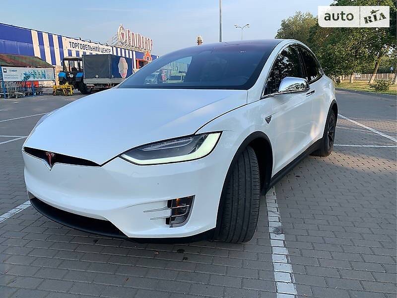 Позашляховик / Кросовер Tesla Model X 2016 в Івано-Франківську