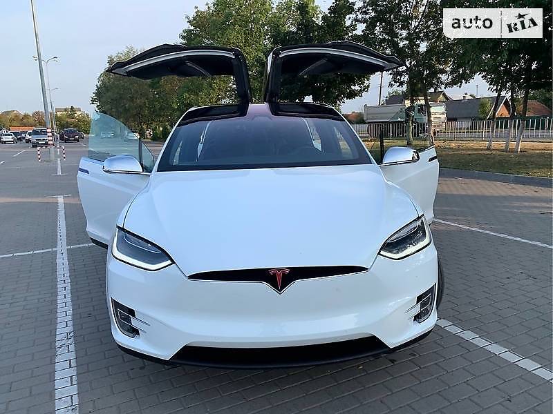 Позашляховик / Кросовер Tesla Model X 2016 в Івано-Франківську