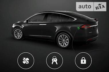 Позашляховик / Кросовер Tesla Model X 2017 в 