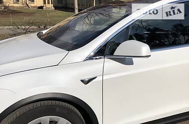 Позашляховик / Кросовер Tesla Model X 2018 в Києві