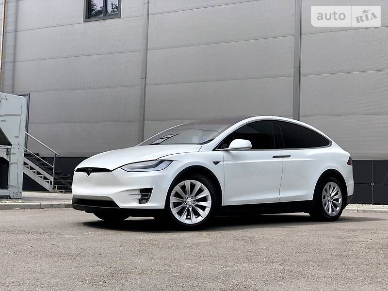 Позашляховик / Кросовер Tesla Model X 2016 в 