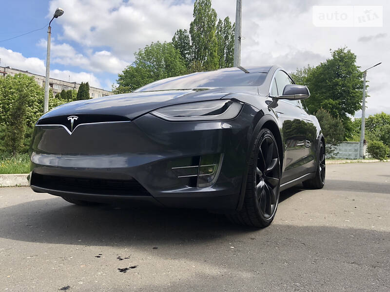Позашляховик / Кросовер Tesla Model X 2016 в Хмельницькому