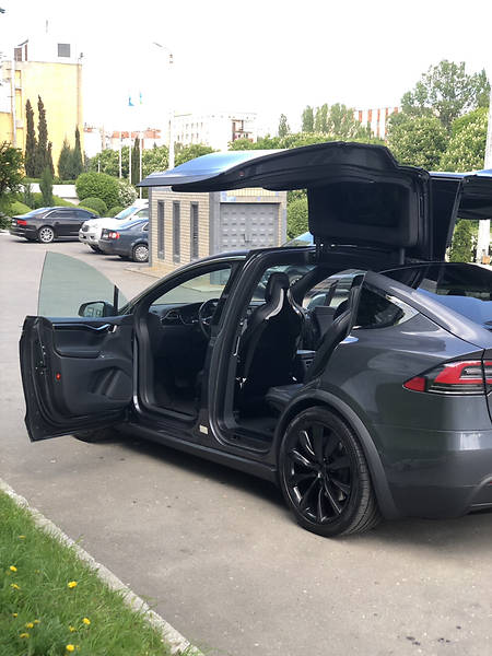 Позашляховик / Кросовер Tesla Model X 2016 в Хмельницькому