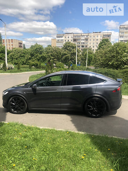 Позашляховик / Кросовер Tesla Model X 2016 в Хмельницькому