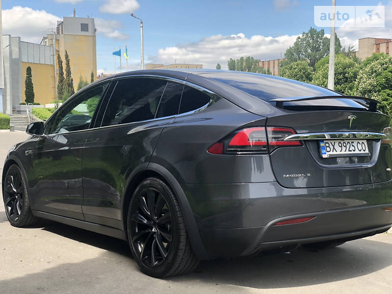Позашляховик / Кросовер Tesla Model X 2016 в Хмельницькому