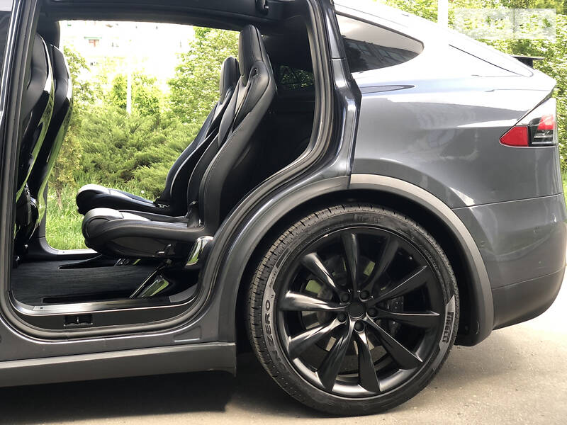 Позашляховик / Кросовер Tesla Model X 2016 в Хмельницькому