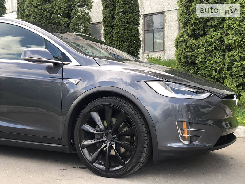 Позашляховик / Кросовер Tesla Model X 2016 в Хмельницькому