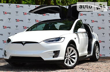 Позашляховик / Кросовер Tesla Model X 2018 в 