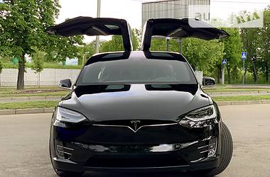 Хетчбек Tesla Model X 2017 в Харкові
