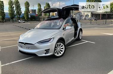 Позашляховик / Кросовер Tesla Model X 2017 в 