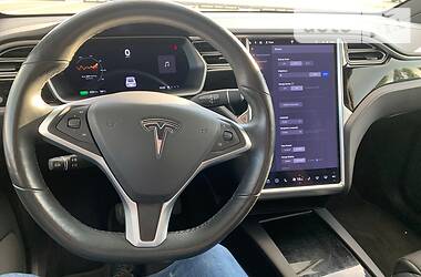 Позашляховик / Кросовер Tesla Model X 2017 в 