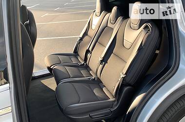 Позашляховик / Кросовер Tesla Model X 2017 в 