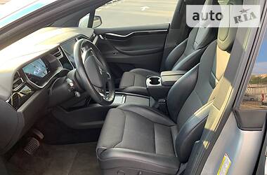 Позашляховик / Кросовер Tesla Model X 2017 в 