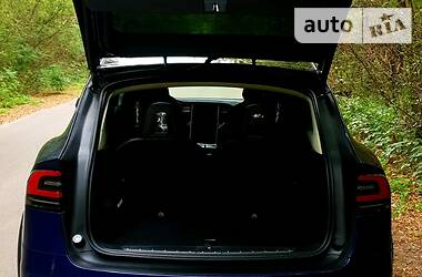 Внедорожник / Кроссовер Tesla Model X 2016 в 