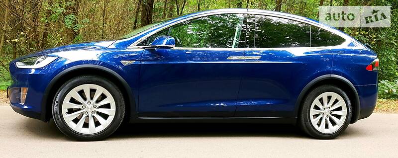 Позашляховик / Кросовер Tesla Model X 2016 в Києві