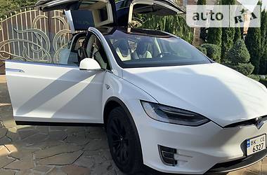 Хетчбек Tesla Model X 2016 в Рівному