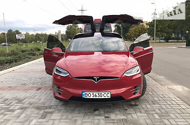 Внедорожник / Кроссовер Tesla Model X 2016 в Киеве