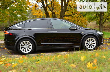 Внедорожник / Кроссовер Tesla Model X 2018 в 