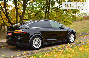 Внедорожник / Кроссовер Tesla Model X 2018 в 