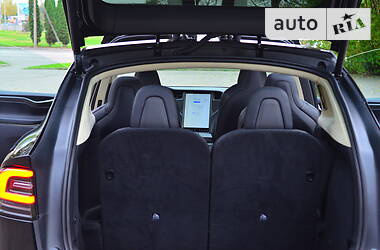 Внедорожник / Кроссовер Tesla Model X 2018 в 