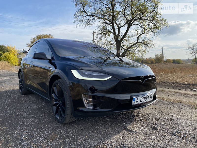 Позашляховик / Кросовер Tesla Model X 2018 в Курахове