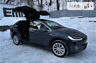 Позашляховик / Кросовер Tesla Model X 2017 в Києві