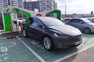 Позашляховик / Кросовер Tesla Model X 2017 в 