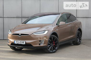 Позашляховик / Кросовер Tesla Model X 2016 в Києві