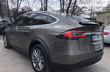 Внедорожник / Кроссовер Tesla Model X 2016 в 