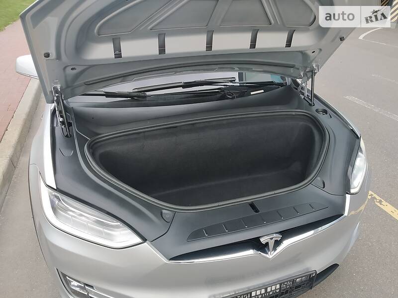 Внедорожник / Кроссовер Tesla Model X 2018 в Киеве