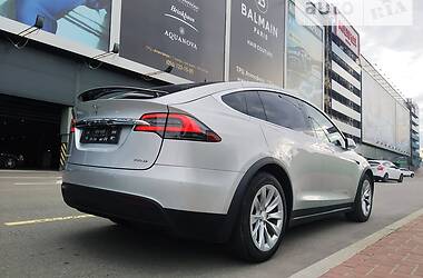 Внедорожник / Кроссовер Tesla Model X 2018 в 