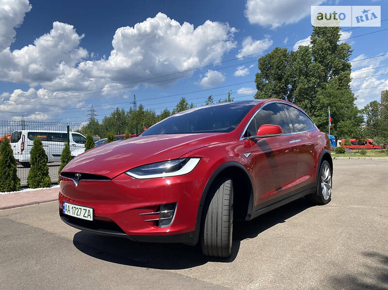 Позашляховик / Кросовер Tesla Model X 2016 в Києві