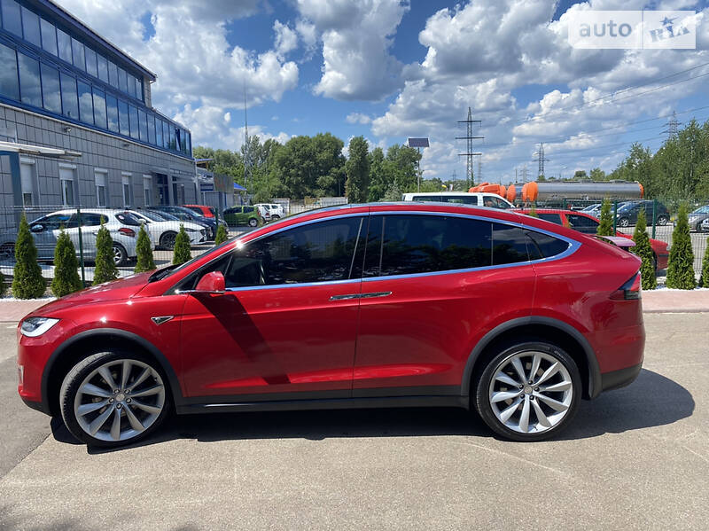Позашляховик / Кросовер Tesla Model X 2016 в Києві