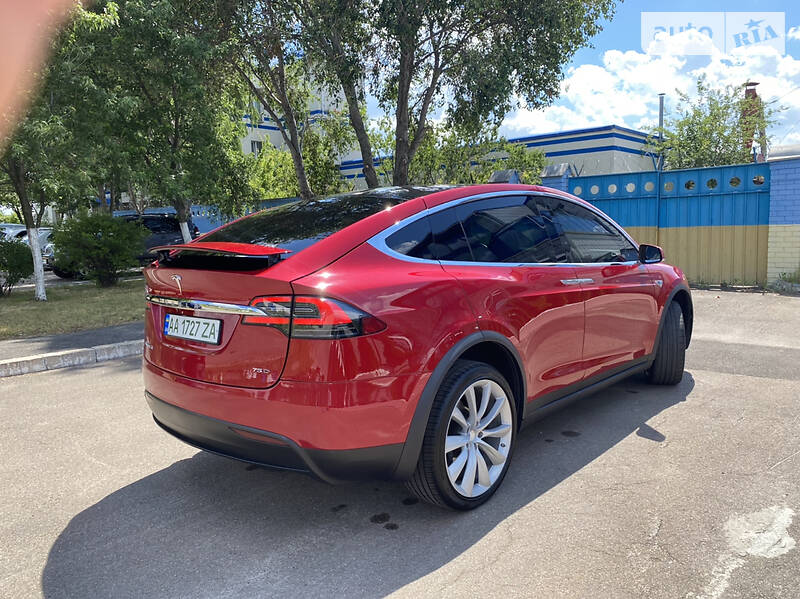 Позашляховик / Кросовер Tesla Model X 2016 в Києві