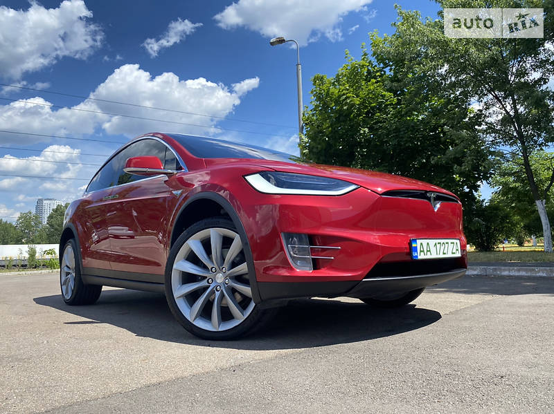 Позашляховик / Кросовер Tesla Model X 2016 в Києві