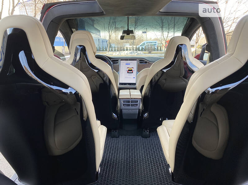 Позашляховик / Кросовер Tesla Model X 2016 в Києві