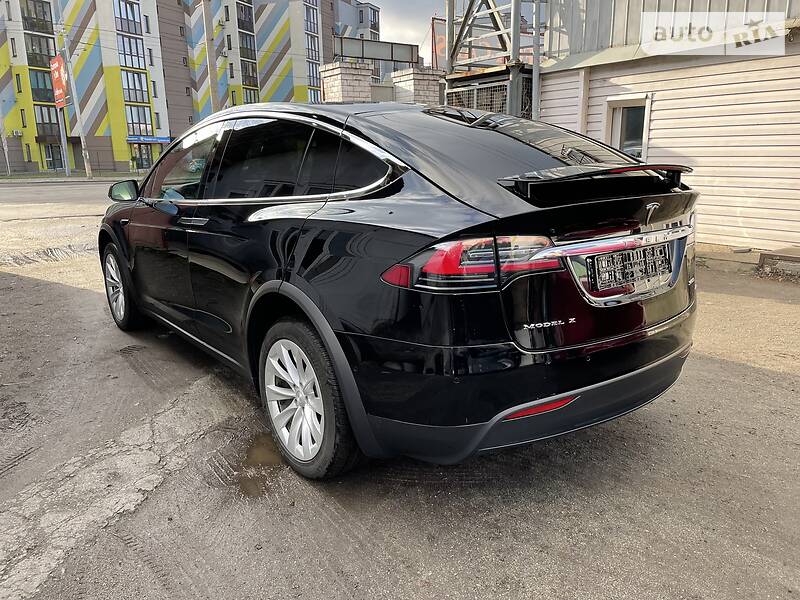 Позашляховик / Кросовер Tesla Model X 2018 в Києві