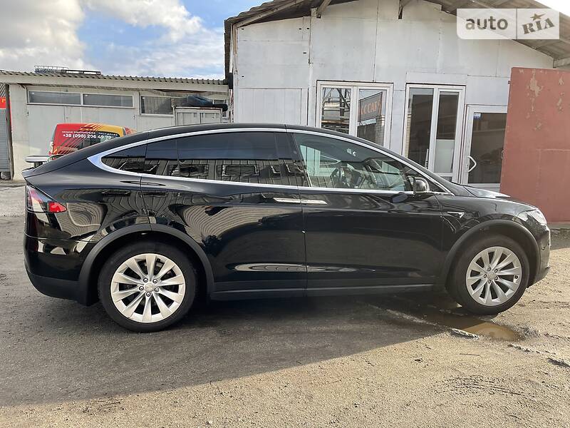 Позашляховик / Кросовер Tesla Model X 2018 в Києві