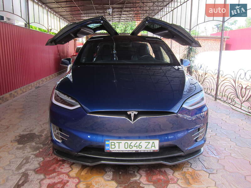 Внедорожник / Кроссовер Tesla Model X 2018 в Херсоне фото 11 Внедорожник / Кроссовер Tesla Model X 2018 в Херсоне